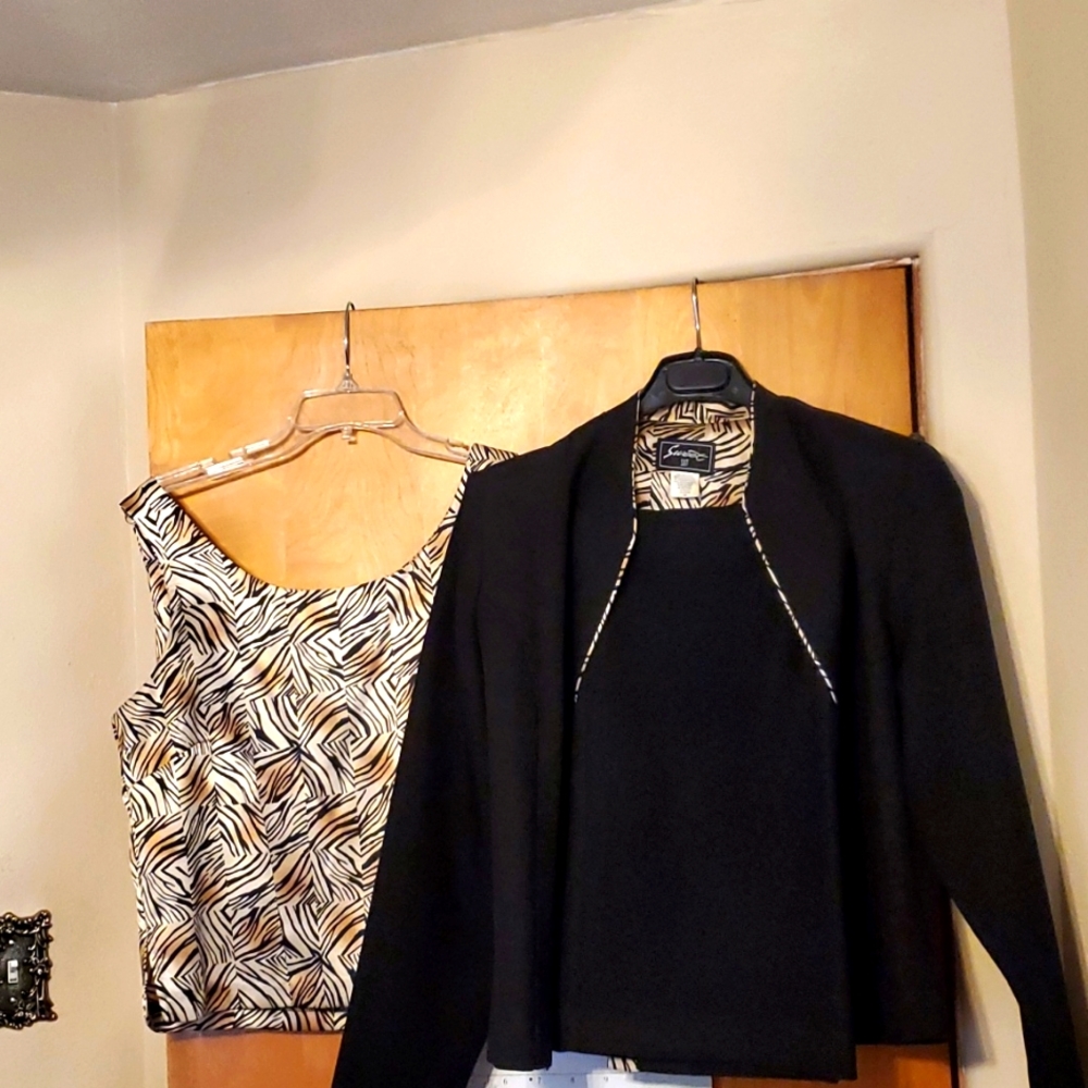 Ladies 3 peice suit size 12/colors black, gold/champagne.Great for a night out!